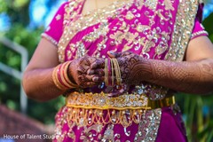 Maharani wearing the jewelry. Maharani wearing the jewelry.