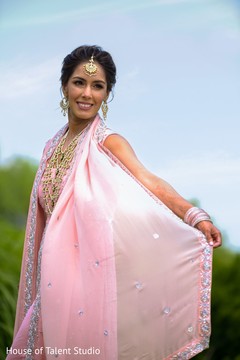 Amazing Indian bride on her wedding ceremony outfit. Amazing Indian bride on her wedding ceremony outfit.