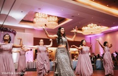 Dazzling maharani at reception performance. Dazzling maharani at reception performance.