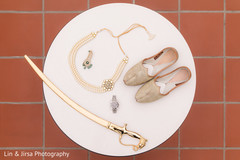Accessories used by the groom. Accessories used by the groom.
