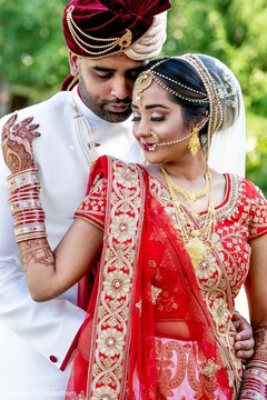 Such a lovely Indian couple. Such a lovely Indian couple.