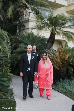 Lovely indian groom entrance Lovely indian groom entrance