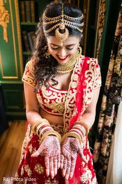 Maharani showing her mehndi. Maharani showing her mehndi.