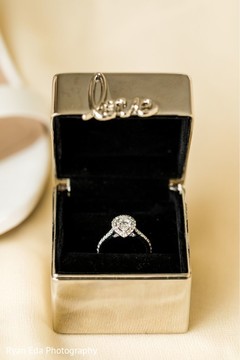 Sophisticated Indian bridal engagement ring. Sophisticated Indian bridal engagement ring.