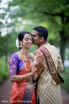Lovely kiss capture of Indian bride and groom Lovely kiss capture of Indian bride and groom