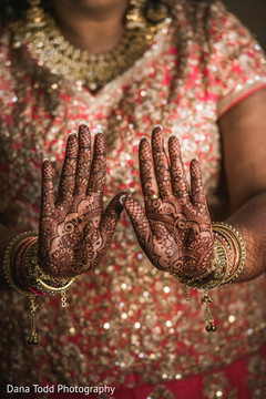 Mehndi details of the Maharani. Mehndi details of the Maharani.