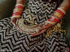 Outstanding necklace and bracelet displayed by our Maharani. Outstanding necklace and bracelet displayed by our Maharani.