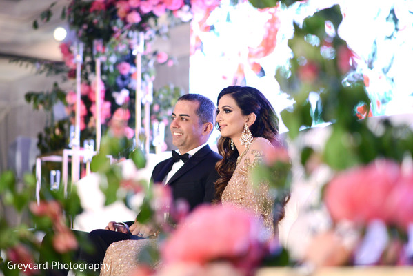 Dazzling indian couples reception photography.