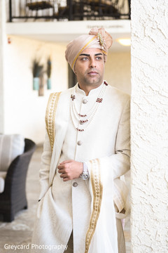 Glamorous Indian groom photo. Glamorous Indian groom photo.
