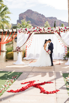 Phenomenal Indian wedding stage decor Phenomenal Indian wedding stage decor