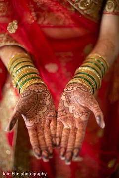 Maharani showing her mehndi. Maharani showing her mehndi.