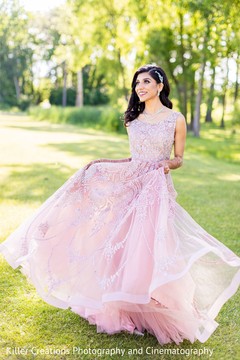 Ravishing Indian bridal photo session. Ravishing Indian bridal photo session.