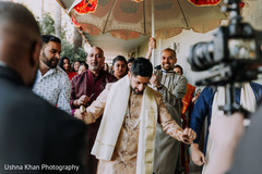 Raja dancing prior to the ceremony. Raja dancing prior to the ceremony.