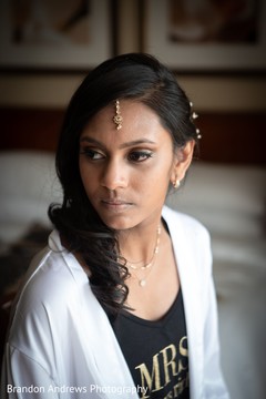 Maharani getting ready. Maharani getting ready.