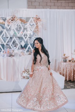 See this stunning bride looking dazzling. See this stunning bride looking dazzling.