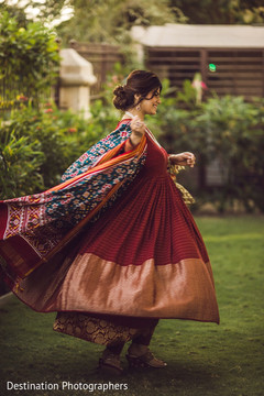 See this stunning bridal attire. See this stunning bridal attire.