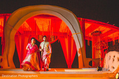 Impresive Indian couple entrance. Impresive Indian couple entrance.