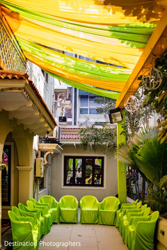 Incredible green pre-wedding seats decorations. Incredible green pre-wedding seats decorations.