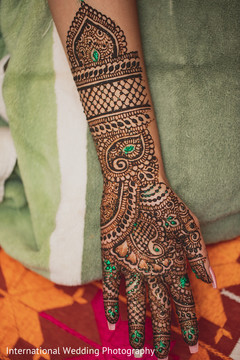 Outstanding mehndi art. Outstanding mehndi art.