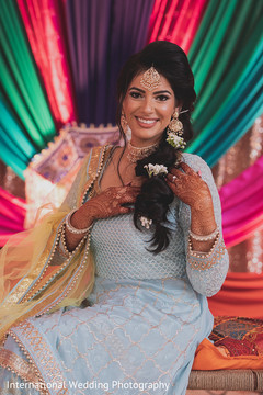 Lovely Maharani posing for picture. Lovely Maharani posing for picture.
