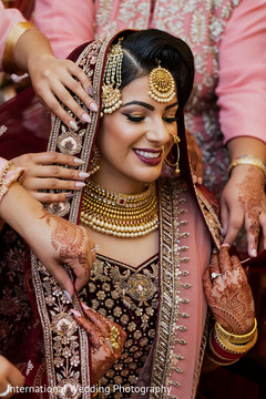Stunning Maharani with bridesmaids. Stunning Maharani with bridesmaids.
