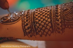 It requires a lot of skill to make a beautiful mehndi art. It requires a lot of skill to make a beautiful mehndi art.