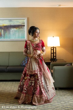Impressive Indian bridal ceremony look. Impressive Indian bridal ceremony look.