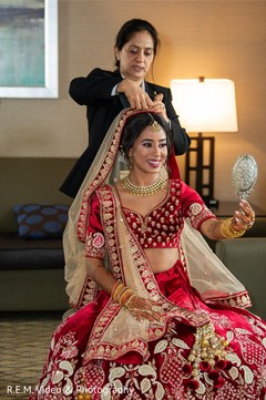 Maharani getting her ghoonghat on. Maharani getting her ghoonghat on.