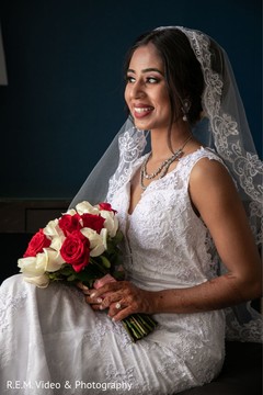 Ravishing Indian bride capture. Ravishing Indian bride capture.
