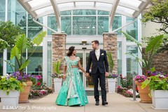 Glamorous Indian bride and groom style. Glamorous Indian bride and groom style.