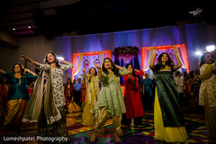 Beautiful Maharanis dancing. Beautiful Maharanis dancing.