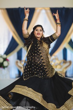 Glamorous indian bride dancing photography Glamorous indian bride dancing photography