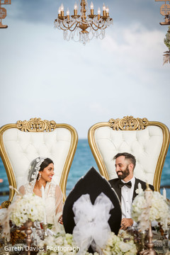Take a look at these Enchanting Indian couple. Take a look at these Enchanting Indian couple.