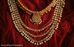 Gorgeous jewelry used by the bride. Gorgeous jewelry used by the bride.