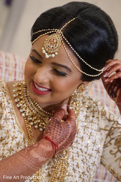 Maharani getting ready for her Indian wedding. Maharani getting ready for her Indian wedding.