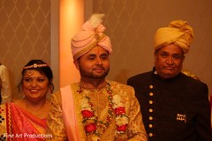 Raja making his entrance wearing the haar necklace. Raja making his entrance wearing the haar necklace.