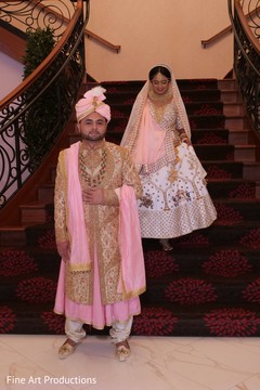 See this stunning Maharani wearing the pink saree meeting with Raja See this stunning Maharani wearing the pink saree meeting with Raja