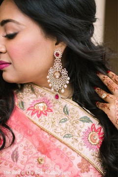 Maharani showing her kundan earrings. Maharani showing her kundan earrings.
