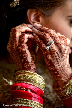 Maharani showing her ring and mehndi art. Maharani showing her ring and mehndi art.