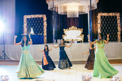 Indian Maharanis performing a choreography for the newlyweds. Indian Maharanis performing a choreography for the newlyweds.