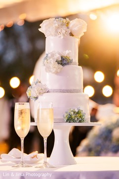 Flower decorated cake for the Hindu wedding. Flower decorated cake for the Hindu wedding.
