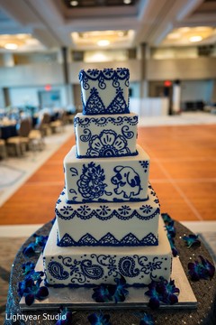 Dragon and Pig decoration on Indian chinese wedding cake. Dragon and Pig decoration on Indian chinese wedding cake.