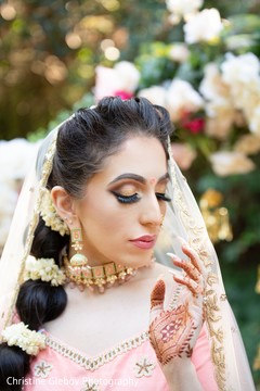 Maharani's nail design and hair and makeup ideas. Maharani's nail design and hair and makeup ideas.