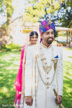 Maharani sneaking up on her Indian groom Maharani sneaking up on her Indian groom