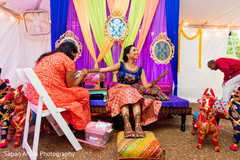 Maharani getting her mehndi art done. Maharani getting her mehndi art done.