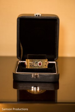 A piece of jewelry to be used by the Indian bride A piece of jewelry to be used by the Indian bride