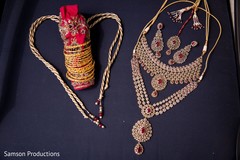 The jewelry to be used by the Indian bride The jewelry to be used by the Indian bride