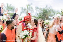 Raja kissing his Maharani. Raja kissing his Maharani.