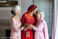 Maharani with mother and grandmother capture. Maharani with mother and grandmother capture.