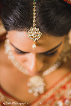 Indian bridal kundan gold and diamonds matha patti. Indian bridal kundan gold and diamonds matha patti.